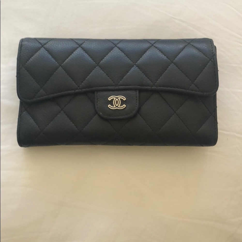 REAL AUTHENTIC CHANEL Quilted Flap Wallet (Black)